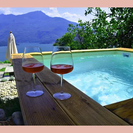 Grandin Holidayhouse Tatil Evi