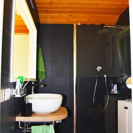 Grandin Holidayhouse * Domaso