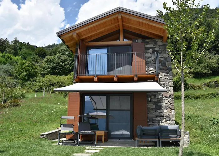Grandin Holidayhouse * Domaso
